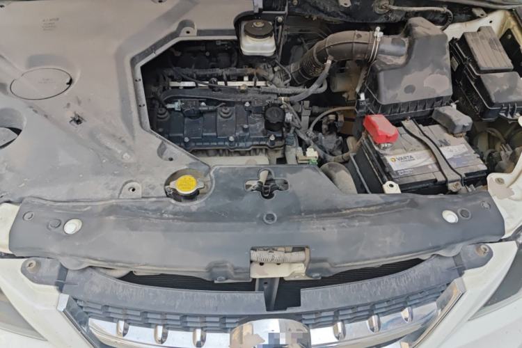 Used BYD S6 2014 2.0L Manual Luxury 5-Seater Engine Bay