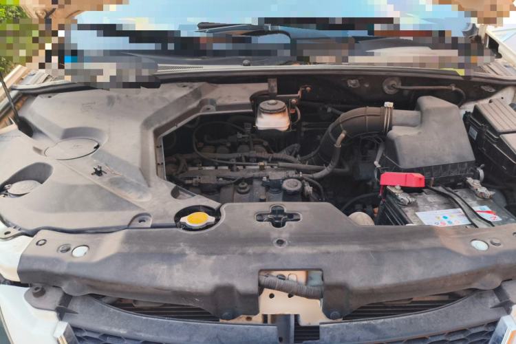 Used BYD S6 2014 2.0L Manual Luxury 5-Seater Engine Bay
