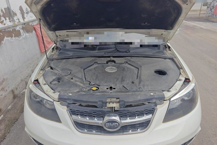 Used BYD S6 2014 2.0L Manual Luxury 5-Seater Engine Bay