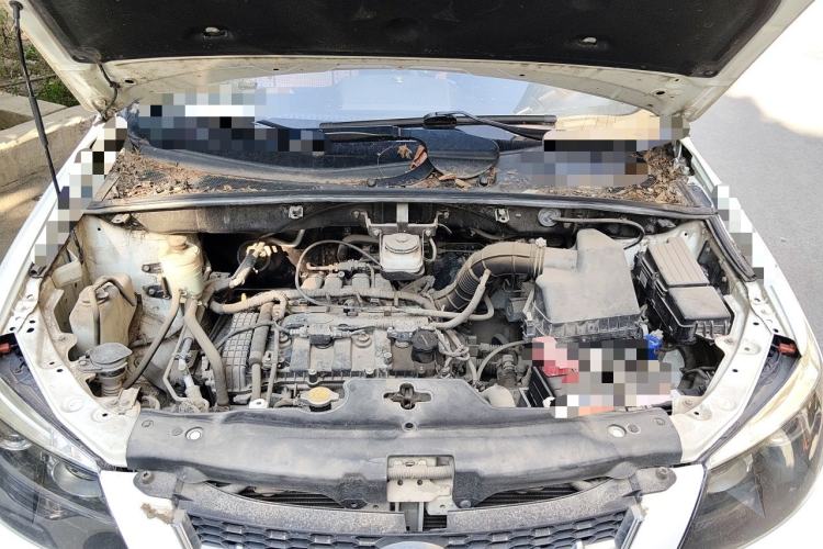 Used BYD S6 2014 2.0L Manual Luxury 5-Seater Engine Bay