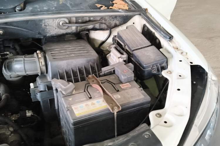Used BYD S6 2014 2.4L Automatic Prestige 5-Seater Engine Bay Left