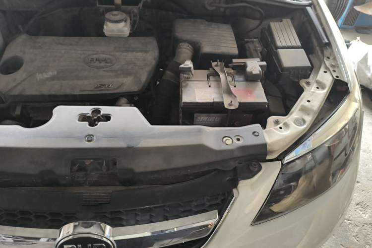 Used BYD S6 2014 1.5TI Manual Flagship Model 5 Seats Engine Bay Left