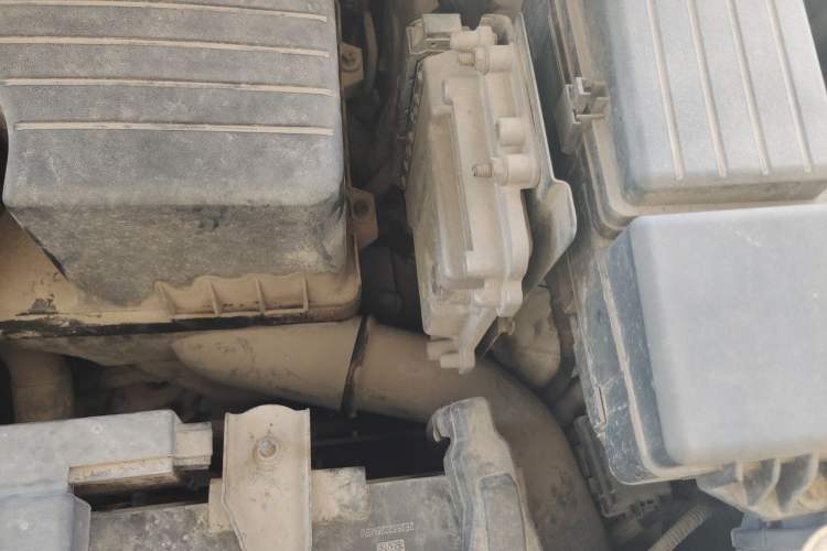 Used BYD S6 2014 1.5TI Manual Luxury 5-Seater Engine Bay Left