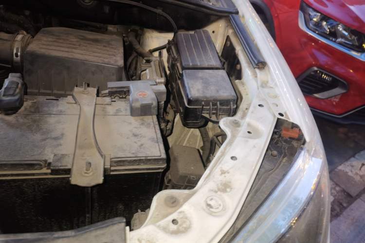Used BYD S6 2014 2.4L Automatic Prestige 5-Seater Engine Bay Left
