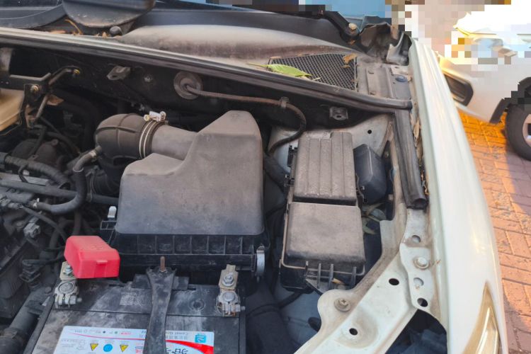 Used BYD S6 2014 2.0L Manual Luxury 5-Seater Engine Bay Left