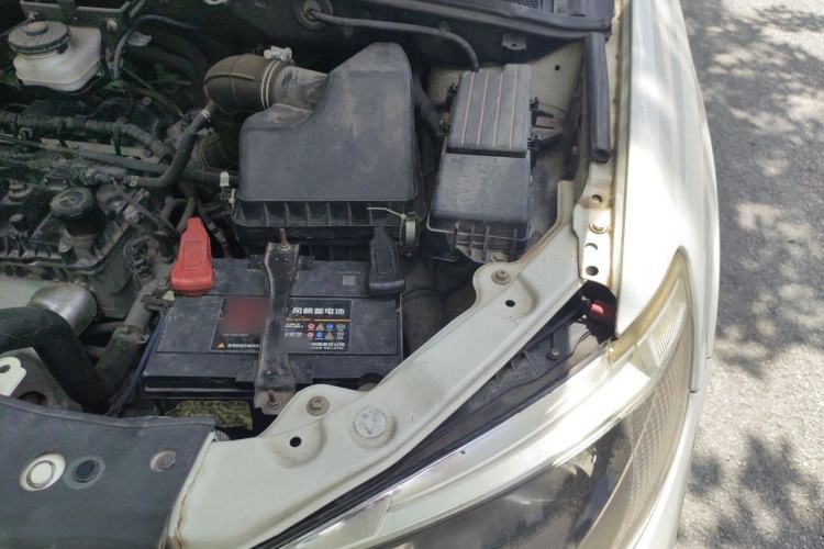 Used BYD S6 2014 2.0L Manual Luxury 5-Seater Engine Bay Left
