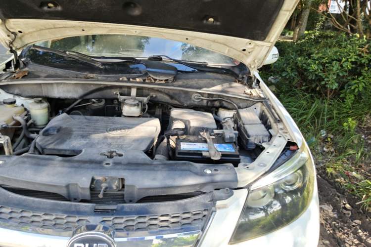 Used BYD S6 2014 1.5TI Manual Luxury 5-Seater Engine Bay Left