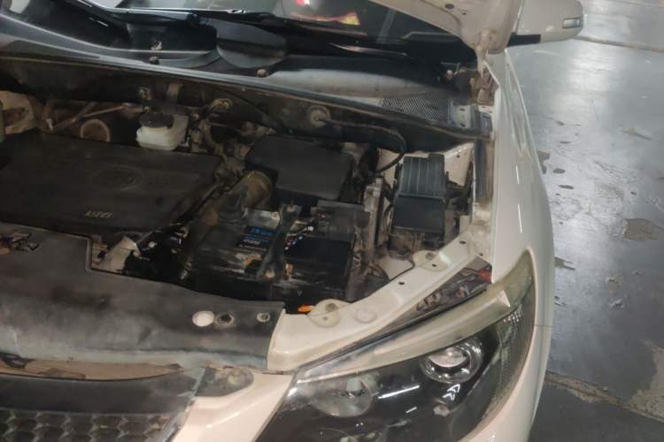 Used BYD S6 2014 1.5TI Manual Luxury 5-Seater Engine Bay Left
