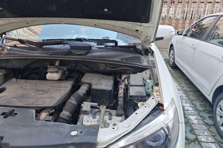 Used BYD S6 2014 1.5TI Manual Luxury 5-Seater Engine Bay Left