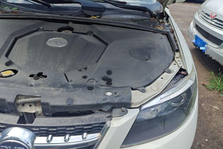 Used BYD S6 2014 2.0L Manual Luxury 5-Seater Engine Bay Left