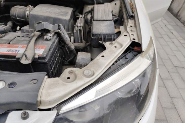 Used BYD S6 2014 2.4L Automatic Prestige 5-Seater Engine Bay Left