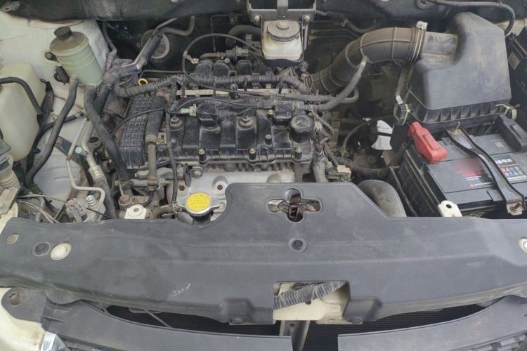 Used BYD S6 2014 2.0L Manual Luxury 5-Seater Engine Bay