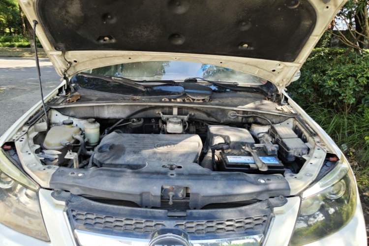 Used BYD S6 2014 1.5TI Manual Luxury 5-Seater Engine Bay