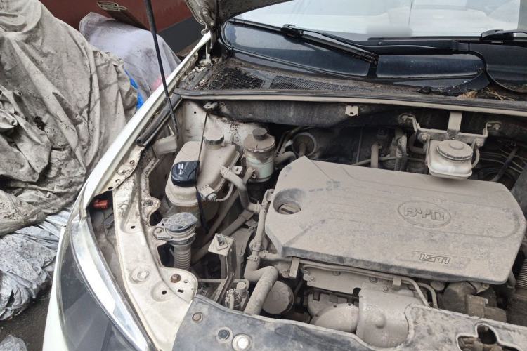 Used BYD S6 2014 1.5TI Manual Luxury 5-Seater Engine Bay Right