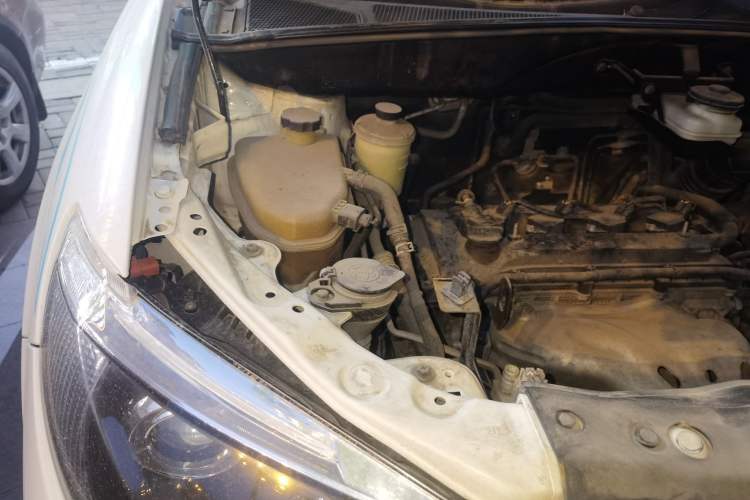 Used BYD S6 2014 2.4L Automatic Prestige 5-Seater Engine Bay Right