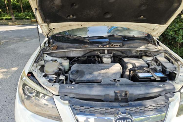 Used BYD S6 2014 1.5TI Manual Luxury 5-Seater Engine Bay Right