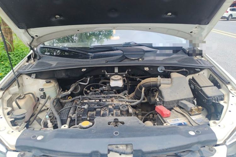 Used BYD S6 2014 2.0L Manual Luxury 5-Seater Engine Bay