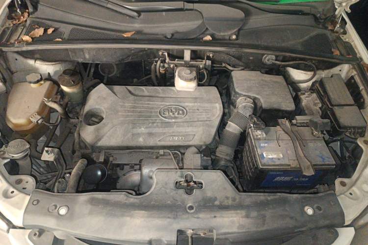 Used BYD S6 2014 1.5TI Manual Luxury 5-Seater Engine Bay