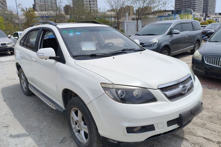 Used BYD S6 2014 1.5TI Manual Luxury 5-Seater Exterior 1