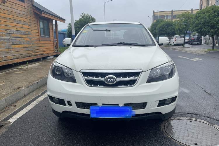 Used BYD S6 2014 2.0L Manual Luxury 5-Seater Exterior 1