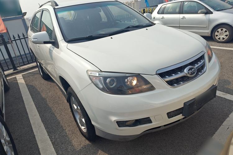 Used BYD S6 2014 2.0L Manual Luxury 5-Seater Exterior 1