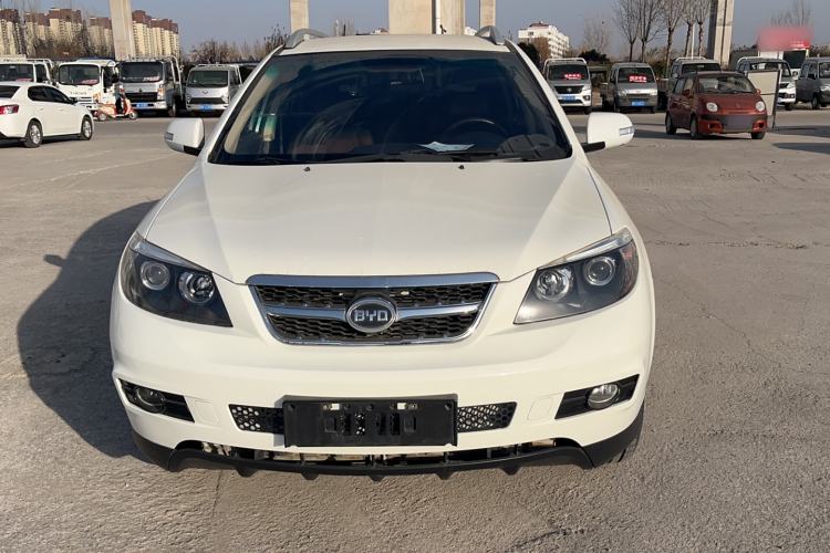 Used BYD S6 2014 2.0L Manual Luxury 5-Seater Exterior 1