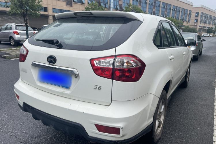 Used BYD S6 2014 2.0L Manual Luxury 5-Seater Exterior 2