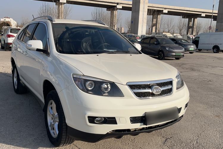 Used BYD S6 2014 2.0L Manual Luxury 5-Seater Exterior 2
