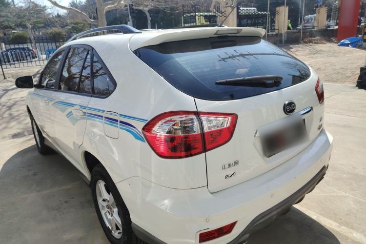 Used BYD S6 2014 2.4L Automatic Prestige 5-Seater Exterior 2