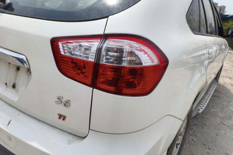 Used BYD S6 2014 1.5TI Manual Luxury 5-Seater Exterior 3