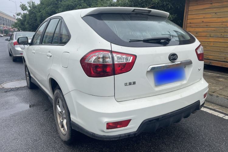 Used BYD S6 2014 2.0L Manual Luxury 5-Seater Exterior 3