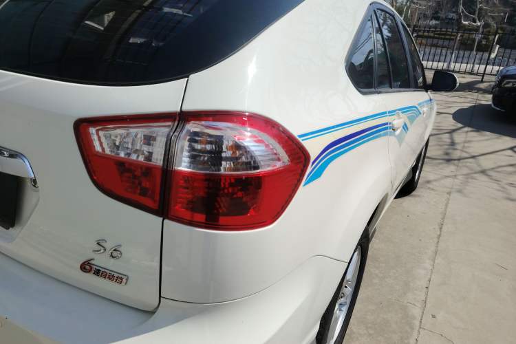 Used BYD S6 2014 2.4L Automatic Prestige 5-Seater Exterior 3