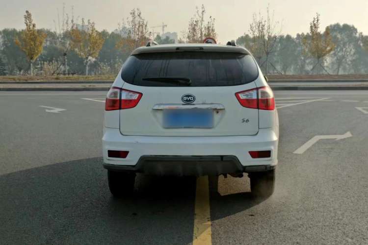 Used BYD S6 2014 2.0L Manual Luxury 5-Seater Exterior 4