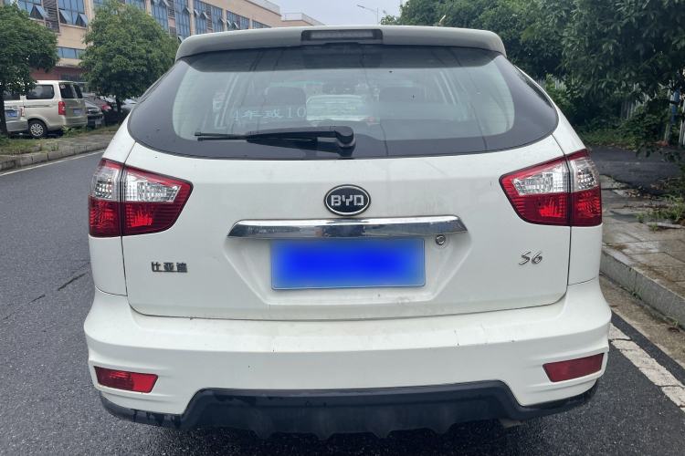 Used BYD S6 2014 2.0L Manual Luxury 5-Seater Exterior 4