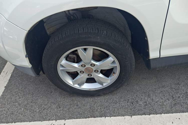Used BYD S6 2014 2.0L Manual Luxury 5-Seater Exterior 4