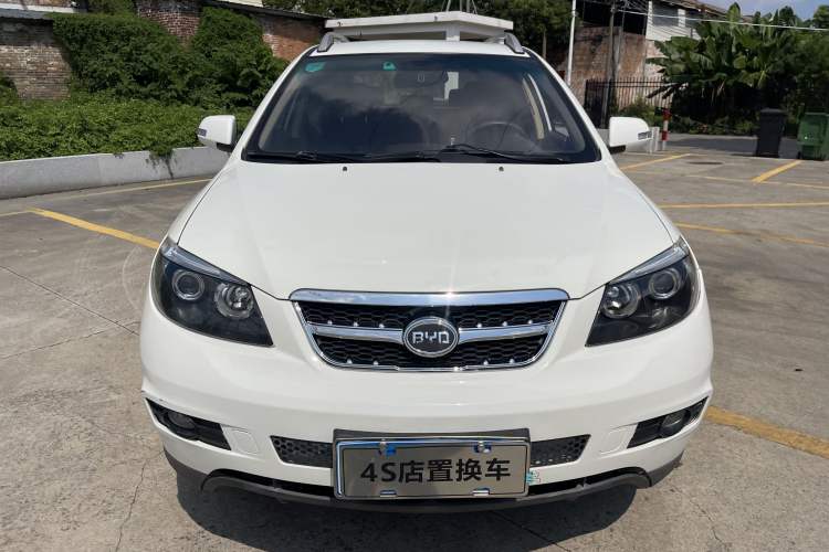 Used BYD S6 2014 2.0L Manual Luxury 5-Seater Front
