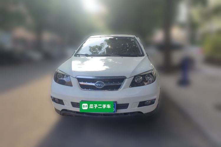 Used BYD S6 2014 2.0L Manual Luxury 5-Seater Front