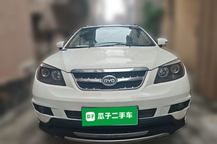 Used BYD S6 2014 2.0L Manual Luxury 5-Seater Front