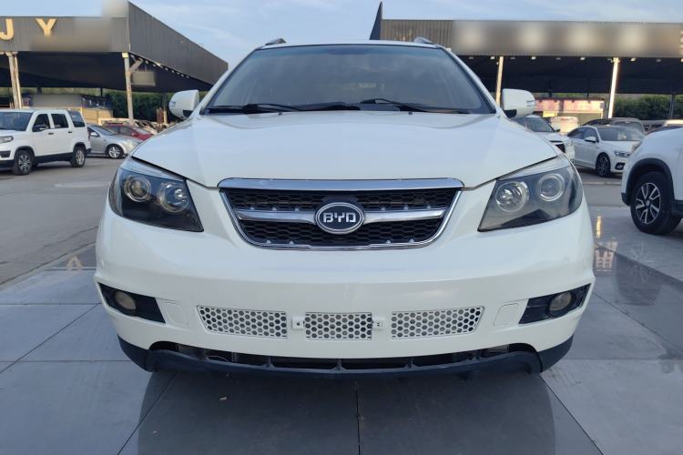 Used BYD S6 2014 2.4L Automatic Prestige 5-Seater Front