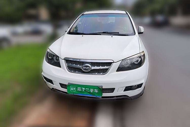 Used BYD S6 2014 2.0L Manual Luxury 5-Seater Front