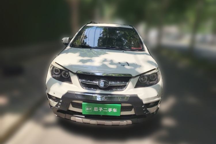 Used BYD S6 2014 2.4L Automatic Prestige 5-Seater Front