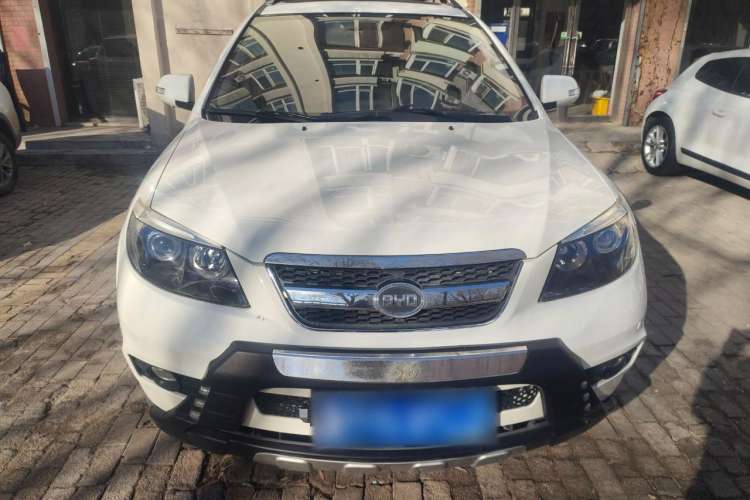 Used BYD S6 2014 1.5TI Manual Luxury 5-Seater Front