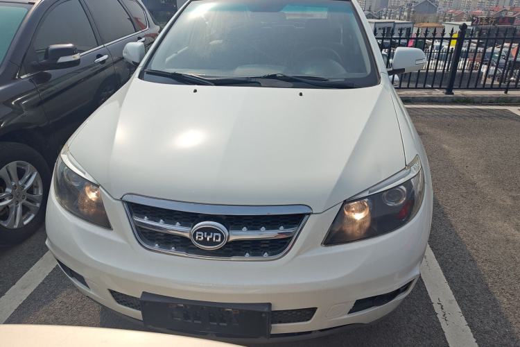 Used BYD S6 2014 2.0L Manual Luxury 5-Seater Front