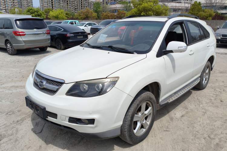 Used BYD S6 2014 1.5TI Manual Luxury 5-Seater Front Left 45 Deg