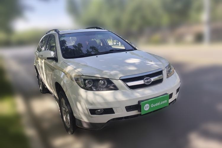 Used BYD S6 2014 1.5TI Manual Luxury 5-Seater Front Right 45 Deg