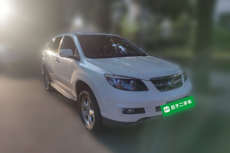Used BYD S6 2014 2.0L Manual Luxury 5-Seater Front Right 45 Deg