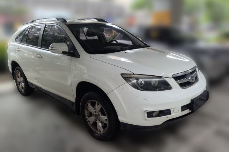 Used BYD S6 2014 2.0L Manual Luxury 5-Seater Front Right 45 Deg