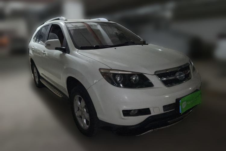Used BYD S6 2014 2.0L Manual Luxury 5-Seater Front Right 45 Deg