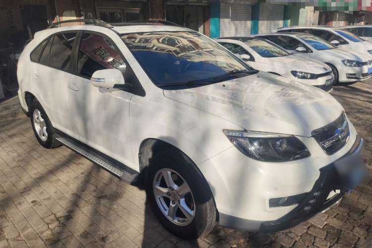 Used BYD S6 2014 1.5TI Manual Luxury 5-Seater Front Right 45 Deg