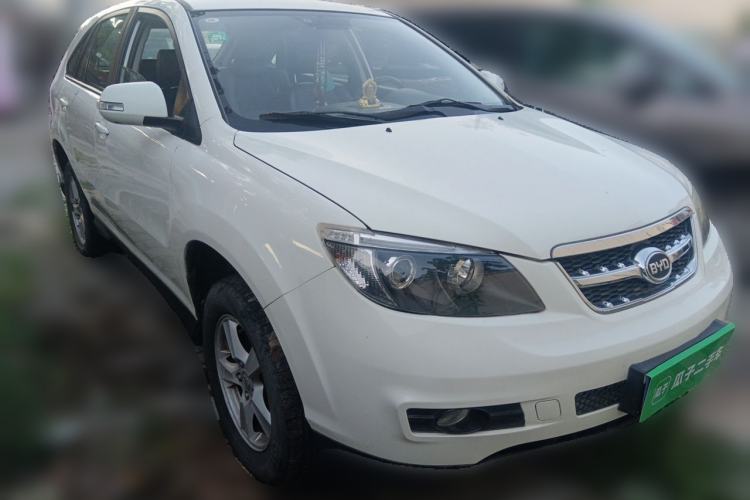 Used BYD S6 2014 2.4L Automatic Luxury Version 5 Seats Front Right 45 Deg